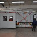 Naar binnen rijden CNC houtbewerkingscentrum.